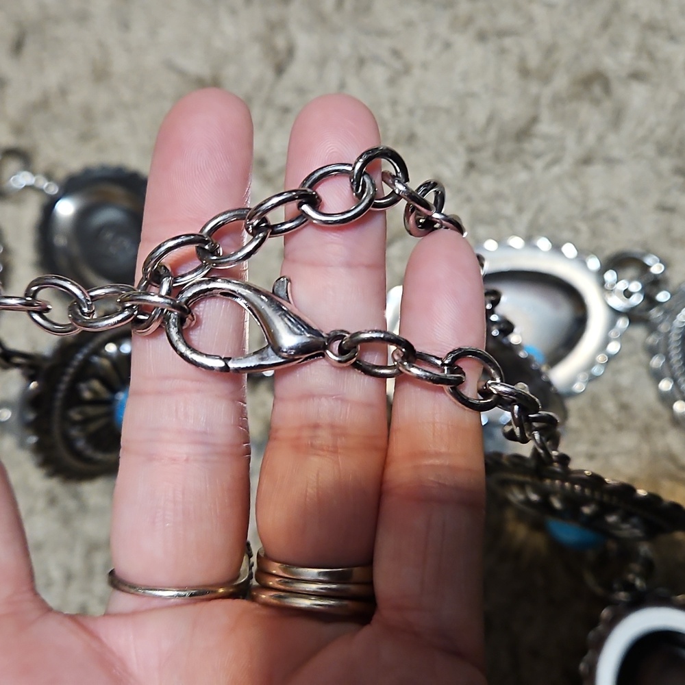 Ariat Oval Silver and Turquoise Concho Adjustable Chain Belt - Picture 6 of 6